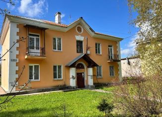 Продается 3-ком. квартира, 57.3 м2, Гатчина, Красноармейский проспект, 48Б