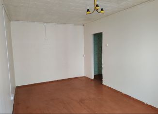 Продаю двухкомнатную квартиру, 50 м2, Златоуст, квартал Медик, 5