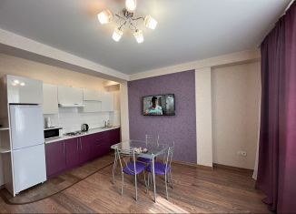 Сдам в аренду 2-ком. квартиру, 50 м2, Челябинск, улица Труда, Центральный район