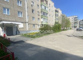 Продаю двухкомнатную квартиру, 52.5 м2, Первоуральск, улица Папанинцев, 3