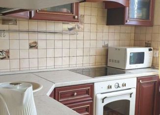 Сдается 3-комнатная квартира, 58 м2, Москва, улица Исаковского, 8к2