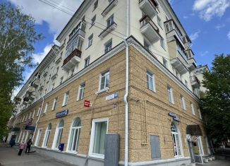 Продам 2-ком. квартиру, 59.5 м2, Чувашия, улица Ивана Франко, 14