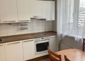 Сдача в аренду трехкомнатной квартиры, 80 м2, Москва, Жулебинский бульвар, 30к1