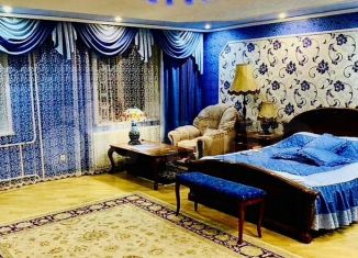 Продаю 5-комнатную квартиру, 149.5 м2, Курск, Школьная улица, 54