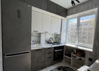 Продам 2-комнатную квартиру, 47 м2, Губкин, улица Фрунзе, 12А