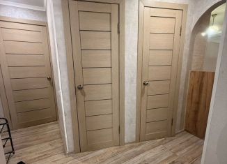 Продаю 2-ком. квартиру, 43 м2, Кумертау, улица Пушкина, 8