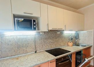 Сдам 2-ком. квартиру, 54 м2, Петрозаводск, Сортавальская улица, 9А