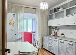 Продается трехкомнатная квартира, 70 м2, Грозный, улица А.А. Айдамирова, 135