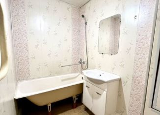 Сдам 1-ком. квартиру, 35 м2, Новосибирская область, улица Рогачёва, 10