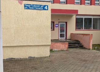 Продам торговую площадь, 40 м2, Елабуга, улица Тази Гиззата, 6