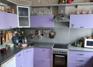 Продажа 3-ком. квартиры, 77.3 м2, Глазов, Школьная улица, 1/10