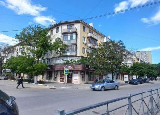 Продаю 2-ком. квартиру, 58.3 м2, Феодосия, улица Куйбышева, 2