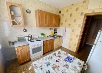 Сдается в аренду 1-ком. квартира, 42 м2, Челябинск, улица Тухачевского, 10А
