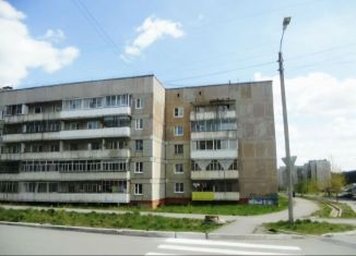 Продам 2-ком. квартиру, 49 м2, Краснотурьинск, Клубная улица, 13