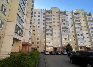 Продаю 2-комнатную квартиру, 65 м2, Копейск, улица Кирова, 18А