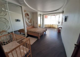 Сдается 2-ком. квартира, 100 м2, Евпатория, Московская улица, 22В