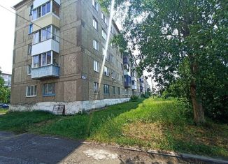 Продаю двухкомнатную квартиру, 43.6 м2, Артёмовский, улица Дзержинского, 2Б