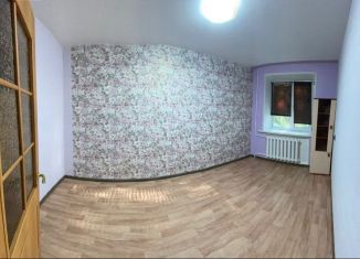 Сдается двухкомнатная квартира, 46 м2, Новоуральск, улица Ленина