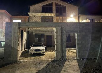 Продам дом, 300 м2, посёлок городского типа Ленинкент