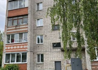 Продам трехкомнатную квартиру, 64 м2, Суворов, Тульская улица, 1А