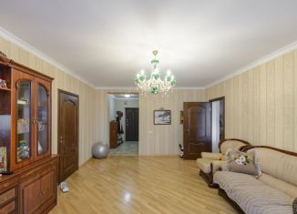 Продам 2-комнатную квартиру, 73 м2, Ростовская область, улица Селиванова, 68Д