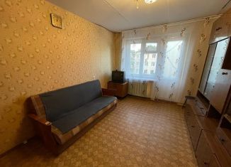 Сдаю 2-ком. квартиру, 45 м2, Кингисепп, улица Воровского, 3
