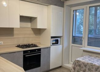 Сдам 2-ком. квартиру, 60 м2, Оренбург, улица Есимова, 3/1, ЖК Вишневый Квартал