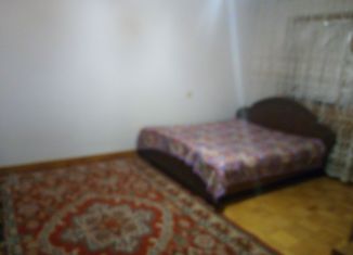 Сдам 1-комнатную квартиру, 42 м2, Нальчик, улица Идарова, 170, район Стрелка