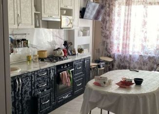 Продажа 3-комнатной квартиры, 81.6 м2, Саратов, улица имени Братьев Никитиных, 18