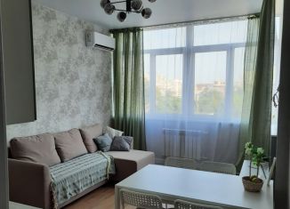 Продам 2-комнатную квартиру, 43 м2, Новороссийск, улица Видова, 100, ЖК Центр