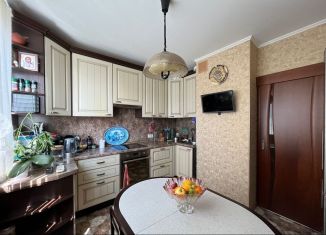 Продается 3-комнатная квартира, 75 м2, Москва, Кантемировская улица, 53к1, метро Кантемировская