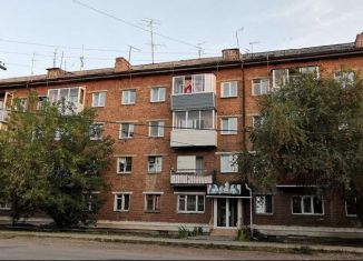 Сдается трехкомнатная квартира, 42 м2, посёлок городского типа Берёзовка, Советская улица, 45