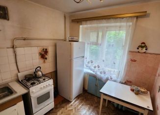 Сдаю в аренду 2-ком. квартиру, 45 м2, Волхов, Волгоградская улица