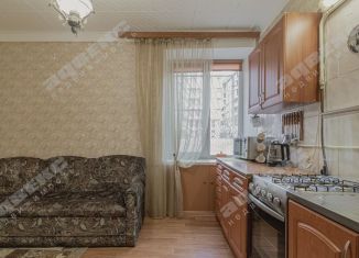 Продам 2-комнатную квартиру, 31.2 м2, Санкт-Петербург, Каменноостровский проспект, 64С