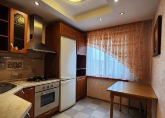 Продается 3-комнатная квартира, 65 м2, Магнитогорск, Советская улица, 223
