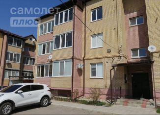 Двухкомнатная квартира на продажу, 70 м2, Калмыкия, проспект имени Петра Анацкого, 30к2