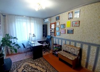 Трехкомнатная квартира на продажу, 65.6 м2, Волгоградская область, Пионерская улица, 8А