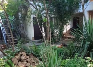 Сдается в аренду коттедж, 80 м2, поселок городского типа Коктебель, улица Ленина, 101