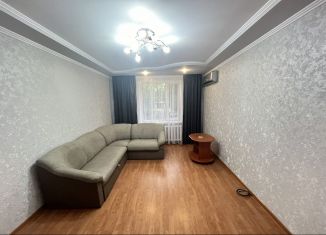 Трехкомнатная квартира в аренду, 72 м2, Георгиевск, улица Лермонтова, 47