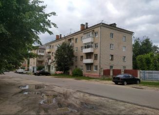 Продается двухкомнатная квартира, 42 м2, Клинцы, улица Патриса Лумумбы, 2