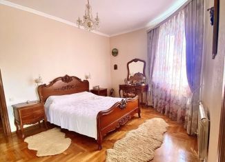Продается двухкомнатная квартира, 70.5 м2, Сочи, переулок Карбышева, 5