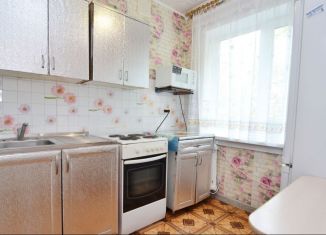 Продается 4-комнатная квартира, 61.5 м2, Новосибирская область, улица Твардовского, 2