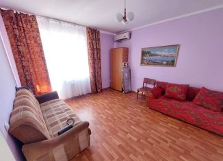 Сдается в аренду 1-комнатная квартира, 35 м2, Краснодар, улица имени С.В. Рахманинова, 30