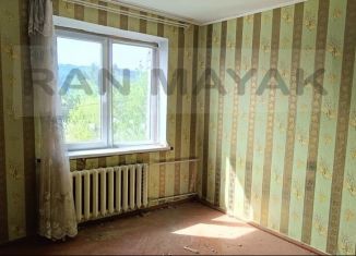 Трехкомнатная квартира на продажу, 60 м2, поселок Каменномостский, улица Гагарина, 22