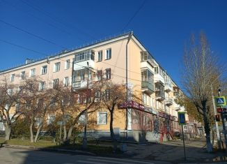 Продам 2-ком. квартиру, 55.1 м2, Ревда, улица Максима Горького, 34