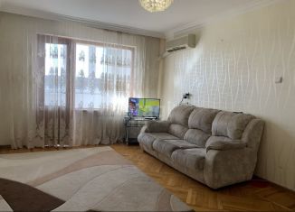 Продам трехкомнатную квартиру, 65 м2, Владикавказ, улица Генерала Дзусова, 19