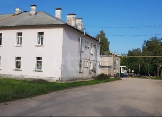 Продается трехкомнатная квартира, 70.5 м2, Псковская область, улица Шумейко, 2/304