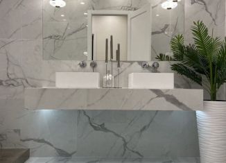 Продам трехкомнатную квартиру, 145 м2, Симферополь, улица Маршала Советского Союза Буденного С.М., 33к5