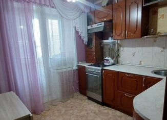 Продается двухкомнатная квартира, 50 м2, Азнакаево, улица Булгар, 2