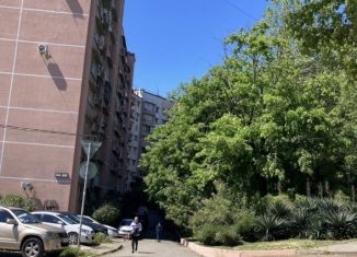 Продам 2-комнатную квартиру, 50 м2, Сочи, улица Макаренко, 39, микрорайон Заречный